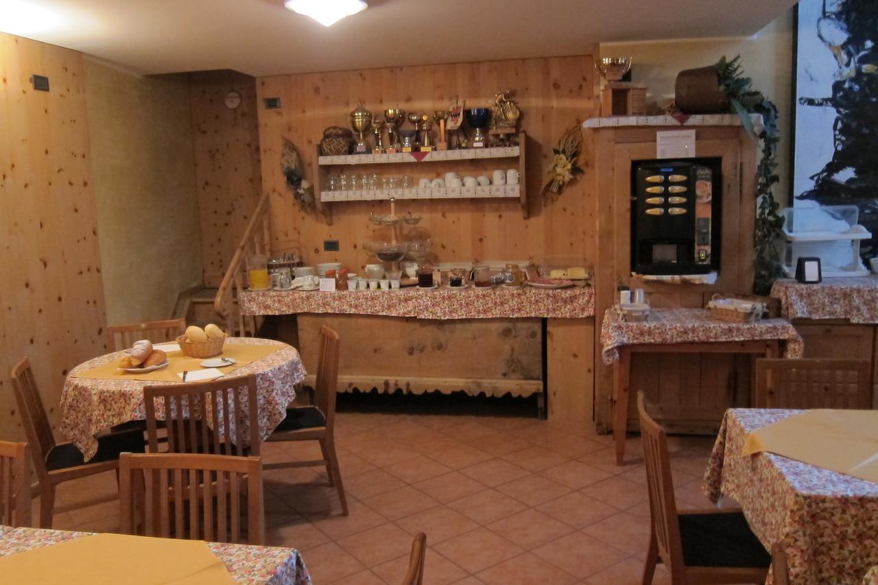 אפרטהוטל ליביניו Chalet Del Sole Per Gruppi מראה חיצוני תמונה